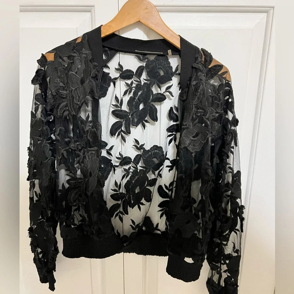 Tahari Sweaters - TAHARI CARDIGAN Size Small